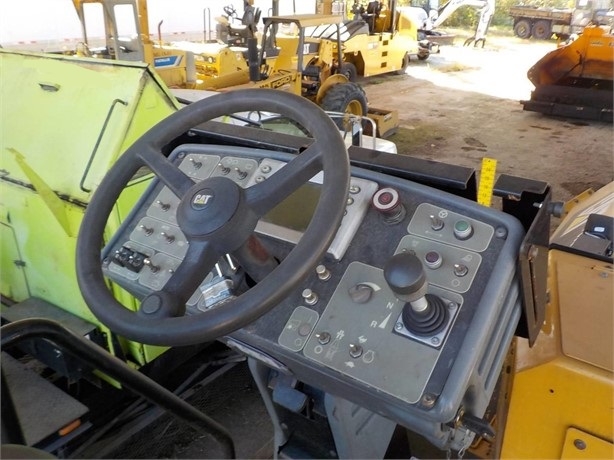 Pavimentadoras Caterpillar AP-1055D usada a la venta Ref.: 1675114451381885 No. 4