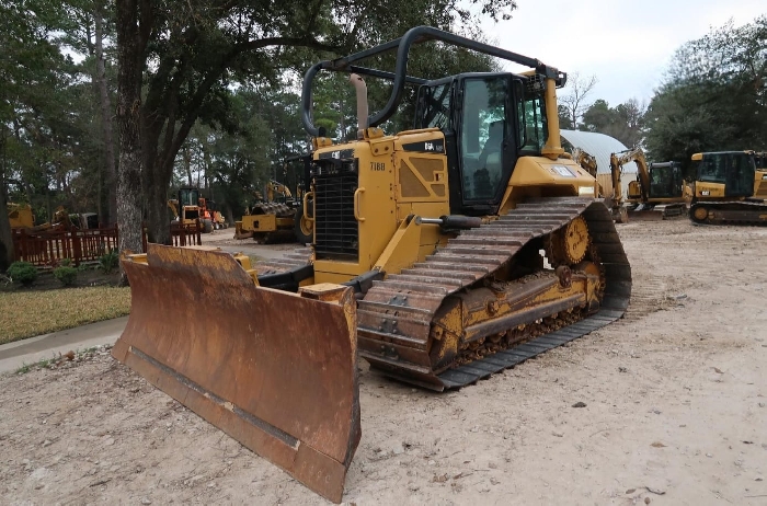 Dozers/tracks Caterpillar D6N