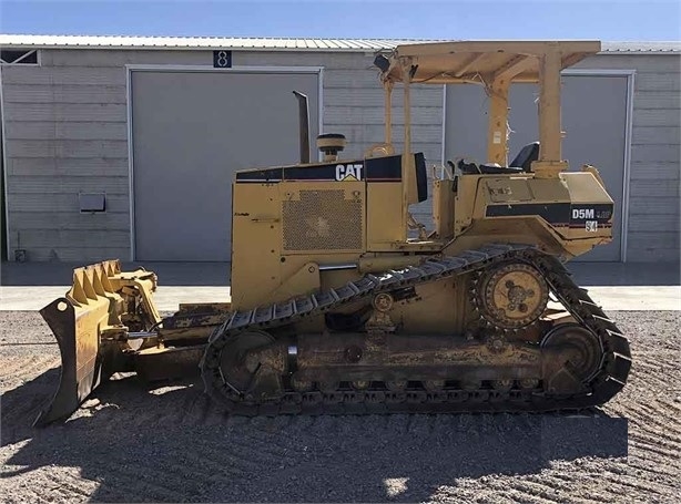 Dozers/tracks Caterpillar D5M