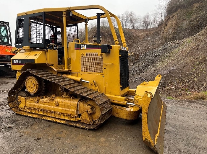 Dozers/tracks Caterpillar D5M