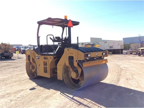 Compactadora Vibratoria Caterpillar CB10 en buenas condiciones Ref.: 1683647551085471 No. 2