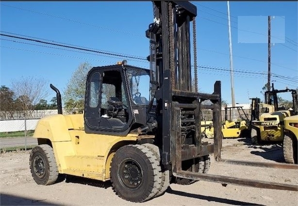 Montacargas Caterpillar P33000