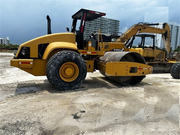 Compactadora Vibratoria Caterpillar CS-563E en venta, usada Ref.: 1688575229302788 No. 2