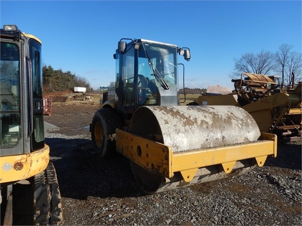 Compactadora Vibratoria Caterpillar CS-563D en buenas condiciones Ref.: 1688583611833056 No. 4