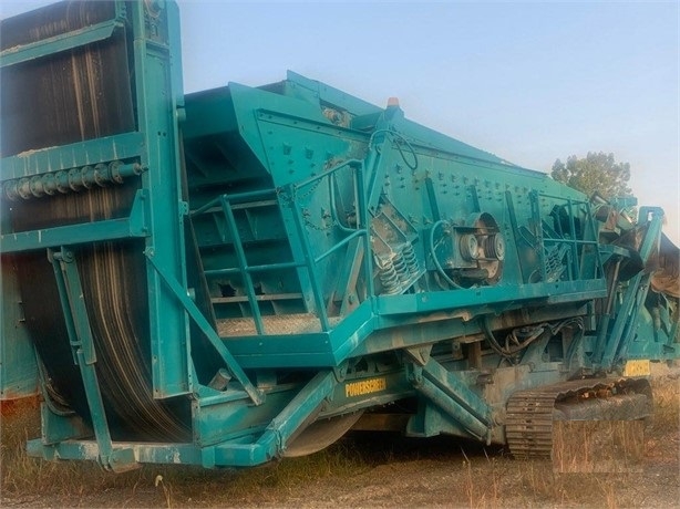 Cribas Powerscreen CHIEFTAIN 2400 usada a la venta Ref.: 1690655849144509 No. 2