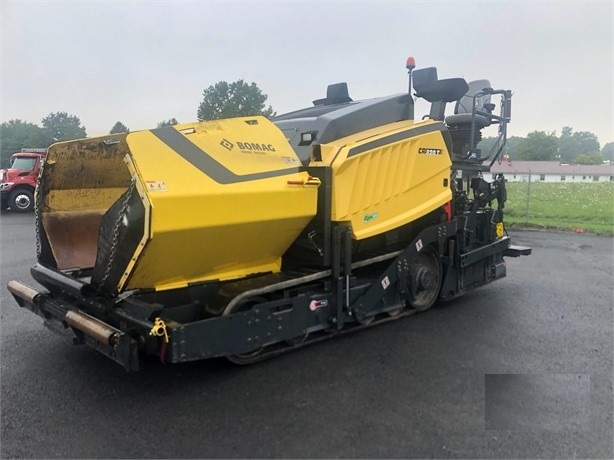 Pavers BOMAG CR820T
