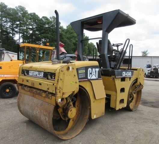 Compactadora Vibratoria Caterpillar CB-434D seminueva en perfecto Ref.: 1695838390126846 No. 3