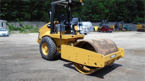 Compactadora Vibratoria Caterpillar CS-433C de medio uso en venta Ref.: 1697824711595163 No. 4