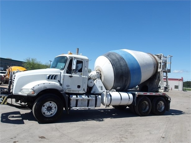 Mezcladoras De Concreto Mack GU813 usada a la venta Ref.: 1714007679629445 No. 2