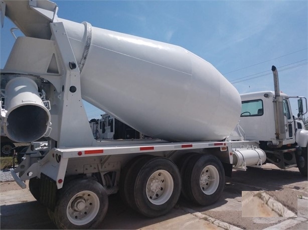 Mezcladoras De Concreto Mack CV713 de medio uso en venta Ref.: 1714072180751453 No. 3