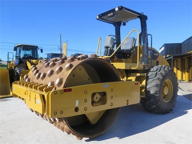 Compactadora Vibratoria Caterpillar CS-533E