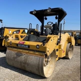 Compactadora Vibratoria Caterpillar CB54