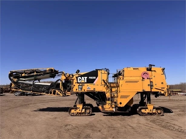 Recycles Caterpillar PM-200