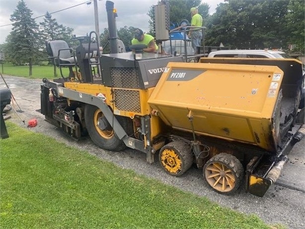 Pavimentadoras Volvo PF2181