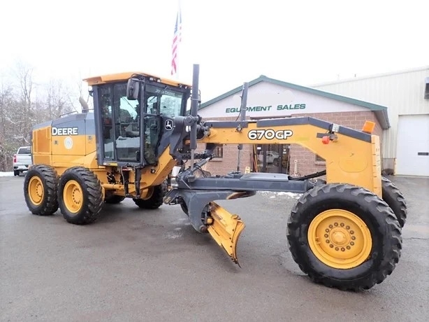 Motor Graders DEERE 670G