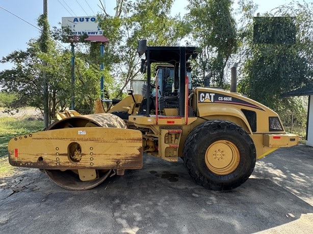 Vibratory Compactors Caterpillar CS-663E