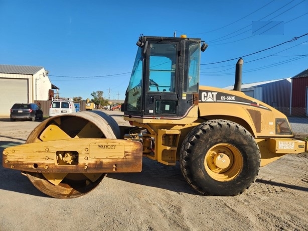 Vibratory Compactors CATERPILLAR CS-563E