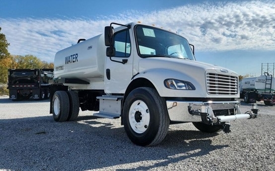 Camion Con Pipa Freightliner BUSINESS CLASS M2 106 usada de impor Ref.: 1736279420246516 No. 2