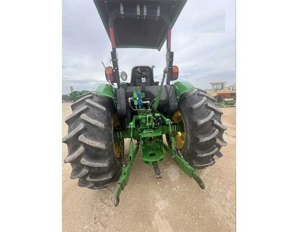 Agricultura Maquinas Deere 5100E seminueva en venta Ref.: 1736976190395783 No. 3