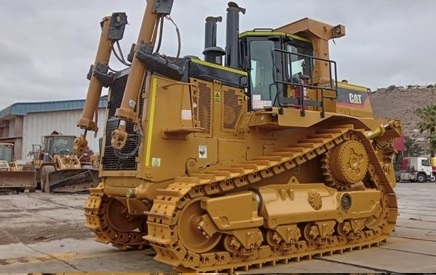 Dozers/tracks Caterpillar D8T