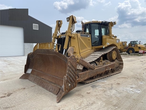 Dozers/tracks Caterpillar D8T